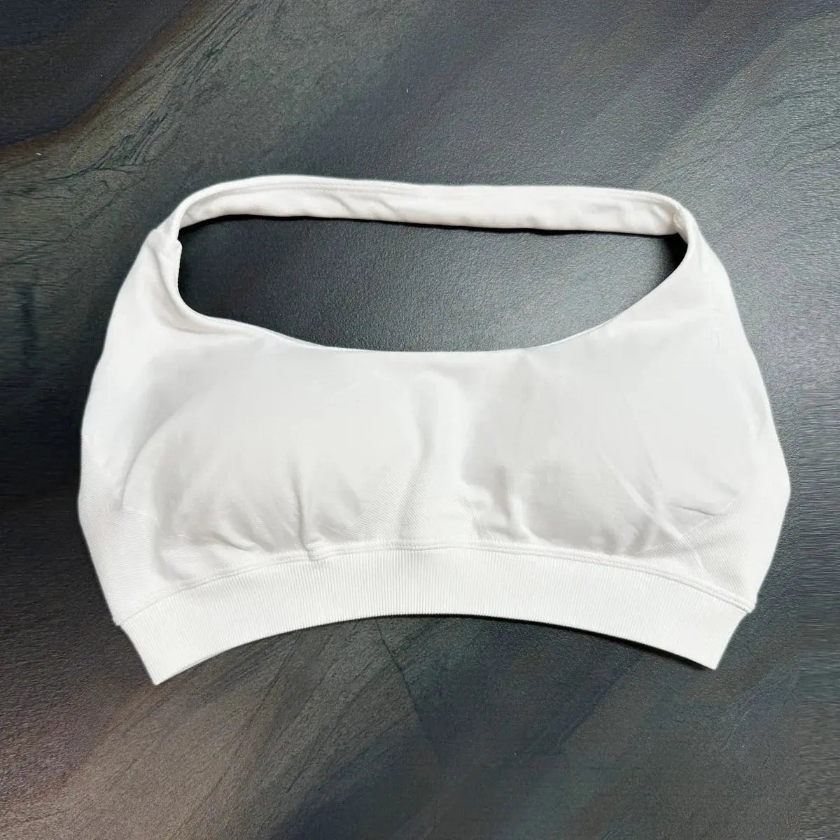 Dfyne Impact Sports Bra for Women Seamless Halter Bra Open Back Yoga Top Bras Medium Support Gym Crop Top Padded Sportswear - SlimmingHut